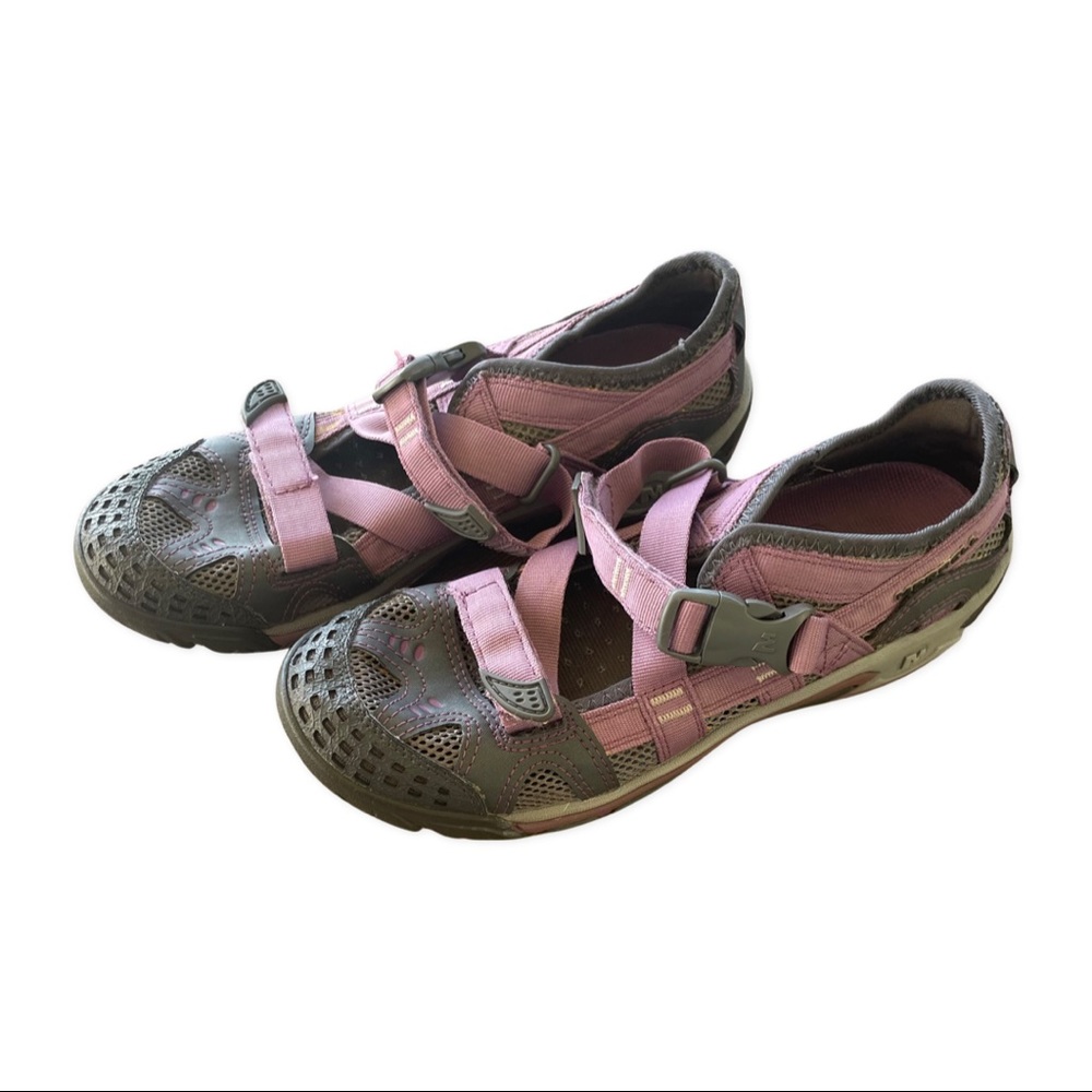 Merrell Waterproof Sneaker Shoes Size 6 Purple, Gray and Black